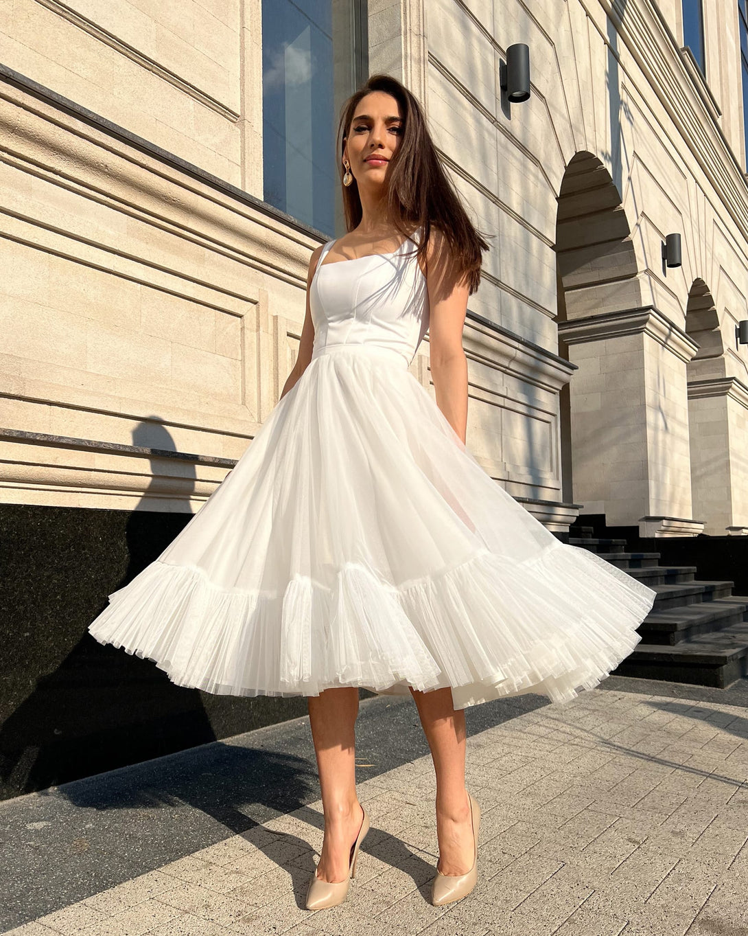 Rochie alba eleganta midi cu decolteu - BELLADRESS