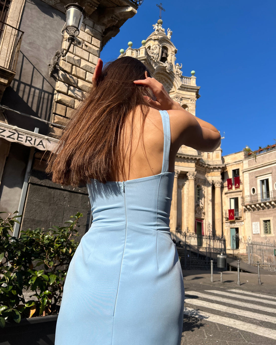 Rochie bleu eleganta cu decolteu si slit - BELLADRESS